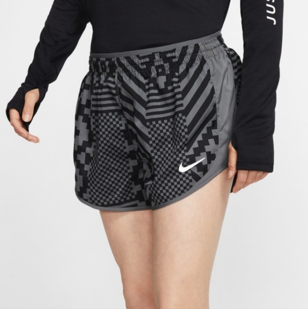 Nike Tempo Lux Dri-Fit Women's Running Shorts/ XS